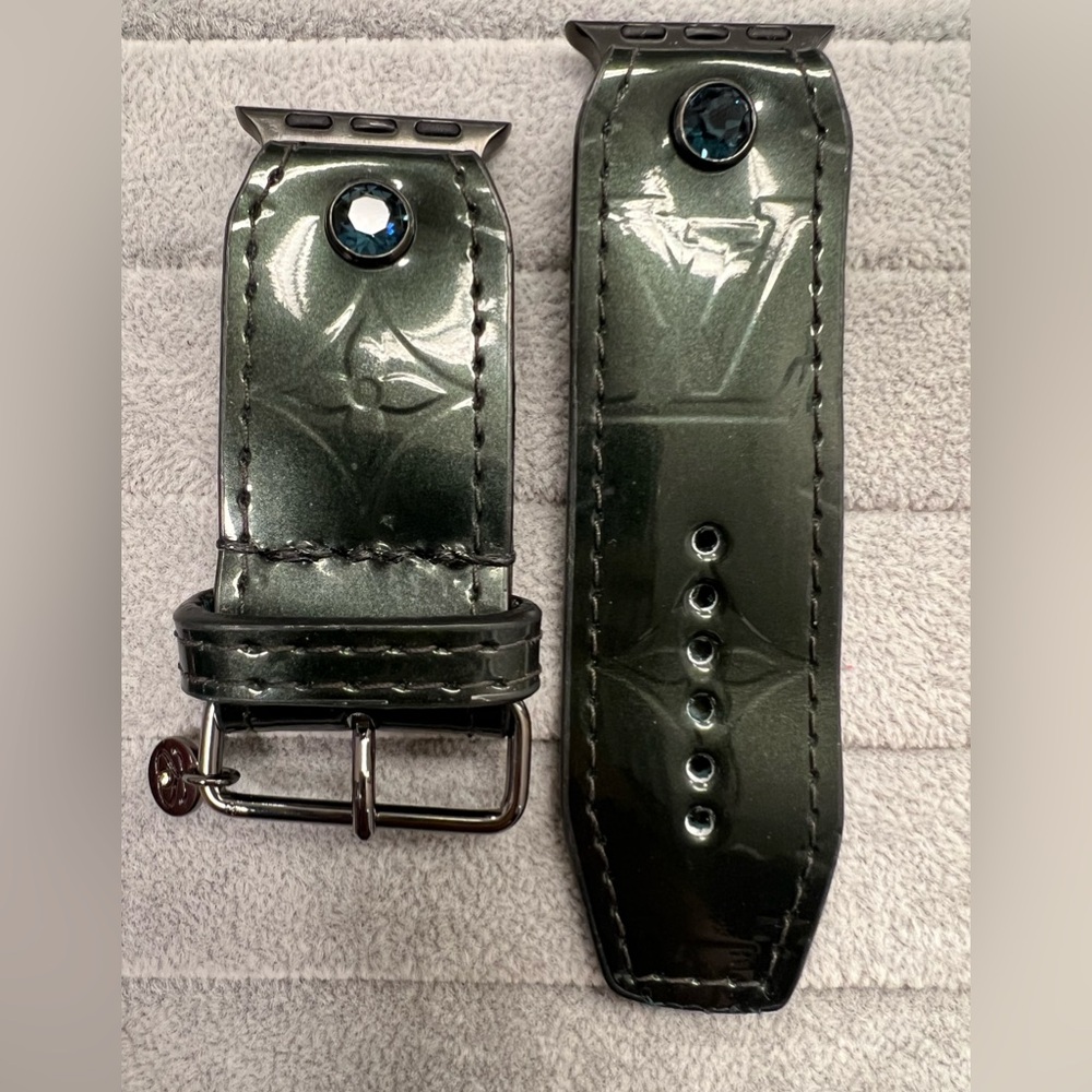 LV Ocean Vernis Spark*l band for Apple Watch - Picture 3 of 5
